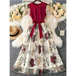 Vestido floral vermelho e branco elegante com painéis de malha - Sem mangas, cintura peplum, detalhe de fita, perfeito para férias e saídas de primavera/verão, vestido de férias | Vestido com estampa floral | Detalhe bordado, vestido com estampa floral