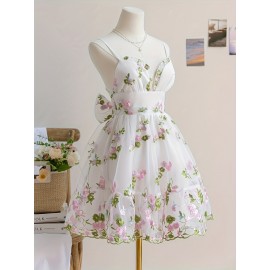 186 Vestido Romântico de Malha Azul Suave, Decote Profundo com Detalhes Florais Rosa e Saia em Camadas para um Visual Doce e Delicado. Um vestido caprichoso em base azul claro combinando flores delicadas e alças macias, representando a frescura do verão