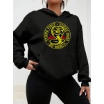 Moletom de Cetim Casual com Estampa Gráfica Cobra Kai - Tecido de Poliéster Tricotado com Capuz, Ligeiro Estiramento, Padrão Alfabético, Bolso com Pochete para Mulheres - Top de Pulôver com Capuz para Todas as Estações