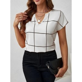Blusa Feminina Elegante com Decote em V e Manga Curta - Estampa Xadrez Azul Marinho e Branco, Lavável na Máquina, Corte Regular Silhueta H para Looks Casuais e Profissionais, Moda Versátil, Tecido Não Transparente, Top Respirável, Ideal para Escritório, A