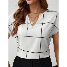 Blusa Feminina Elegante com Decote em V e Manga Curta - Estampa Xadrez Azul Marinho e Branco, Lavável na Máquina, Corte Regular Silhueta H para Looks Casuais e Profissionais, Moda Versátil, Tecido Não Transparente, Top Respirável, Ideal para Escritório, A