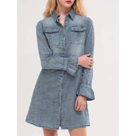 Vestido de Ganga Azul Claro Elegante para Mulheres - Manga Comprida, Colarinho com Abas, Botões na Linha A com Bolsos com Tampa, Casual Mas Estiloso para Todas as Estações, Moda Versátil | Vestido com Botões | Vestido Corte Feito Sob Medida