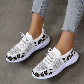 Sapatos de corrida respiráveis com estampa de leopardo para mulheres, com atacadores, corte baixo, sola macia acolchoada em EVA, sapatos de verão casuais e versáteis.