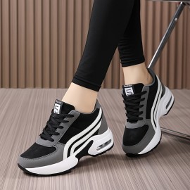Tênis casual feminino, leve, confortável e versátil, com salto oculto.