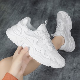 Sapatos de pai para mulher, estilo novo de verão 2024. Sola espessa, combinam com tudo, vazados, estilo fino, respiráveis e de malha esportiva para mulher, que podem fazer os pés parecerem menores.