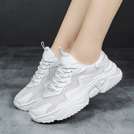 Sapatos de pai para mulher, estilo novo de verão 2024. Sola espessa, combinam com tudo, vazados, estilo fino, respiráveis e de malha esportiva para mulher, que podem fazer os pés parecerem menores.