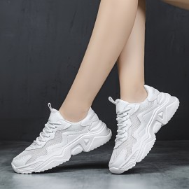Sapatos de pai para mulher, estilo novo de verão 2024. Sola espessa, combinam com tudo, vazados, estilo fino, respiráveis e de malha esportiva para mulher, que podem fazer os pés parecerem menores.
