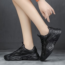 Sapatos de pai para mulher, estilo novo de verão 2024. Sola espessa, combinam com tudo, vazados, estilo fino, respiráveis e de malha esportiva para mulher, que podem fazer os pés parecerem menores.