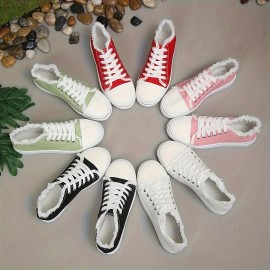 Sapatos desportivos casuais de malha respirável - Sola plana leve em borracha/tecido superior e forro interior, design de atacadores branco e verde para todas as estações