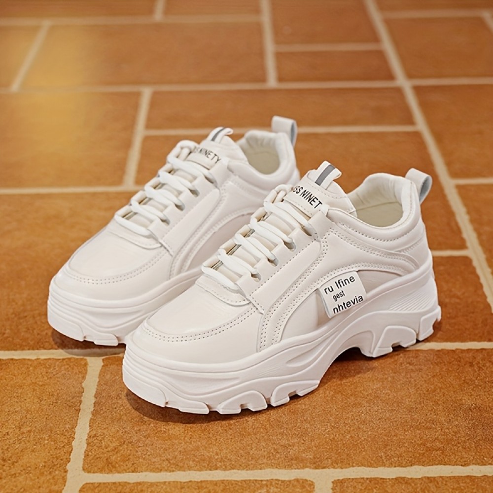 Sneakers Baixos Sensuais Femininos - Sapatos Casuais Brancos com Capa Falsa e Sola Grossa, Design de Cadarço & Bico Redondo para Todas as Estações