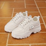 Sneakers Baixos Sensuais Femininos - Sapatos Casuais Brancos com Capa Falsa e Sola Grossa, Design de Cadarço & Bico Redondo para Todas as Estações