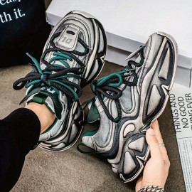 Novas Botas Esportivas de Sola Grossa para Todas as Estações, Masculinas Modernas e Versáteis, Sapatos do Pai que Aumentam a Altura Invisível, Confortáveis e Bonitos Sapatos de Exterior