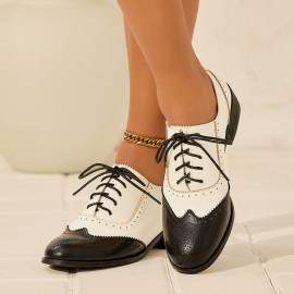 Saltos Oxford de Salto Médio com Ponta Asas para Mulheres - Bico Branco e Preto Perforado, Sapatos Vintage Brogue com Cadarço em PU Sintético, Calçados Casual a Formal com Solado de Borracha, Design Wingtip, Confortáveis, Ideal para Ocasiões Especiais e E