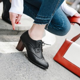 Sapatos Oxford de salto alto grosso para mulheres com amarração, estilo brogue, moda casual, salto grosso e bico de asa