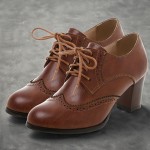 Sapatos Oxford de salto alto grosso para mulheres com amarração, estilo brogue, moda casual, salto grosso e bico de asa