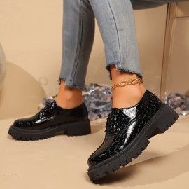 Sapatos Oxford elegantes para mulheres em preto - Parte superior de crocodilo sintético, sola de borracha antiderrapante, forro de tecido confortável, bico redondo, calçado versátil para todas as estações, sapato de senhora de alta qualidade