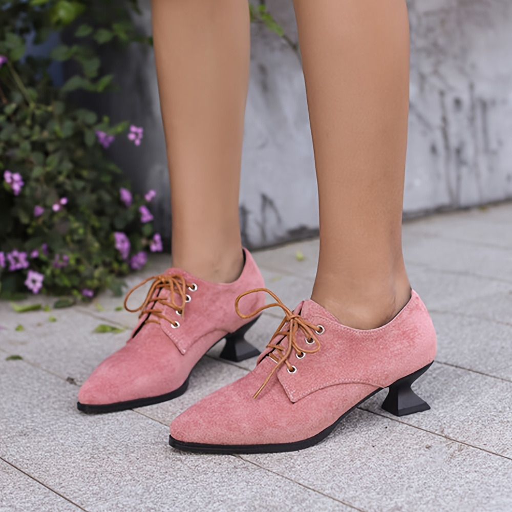 Sapatos de salto alto de bloco para mulheres com bico fino e atacadores
