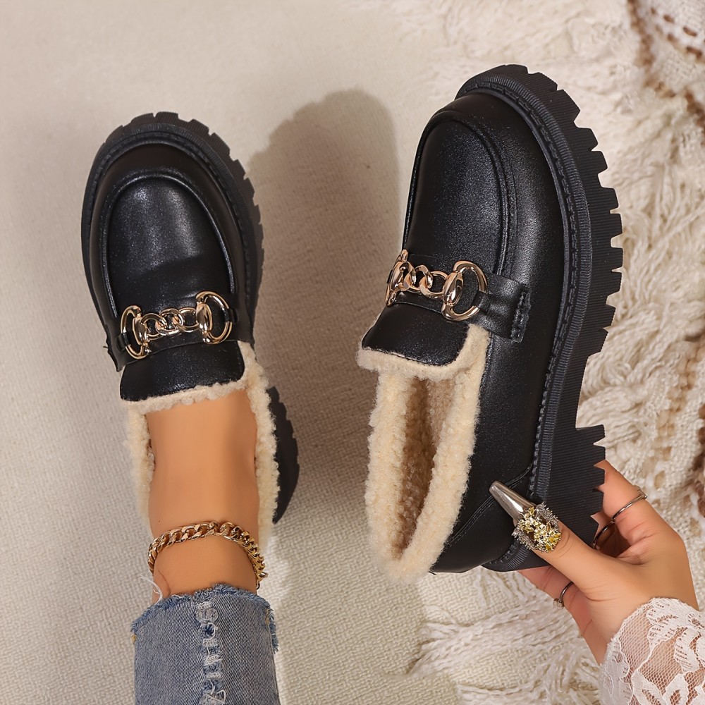 Botas Oxford Femininas com Detalhes em Corrente - Forro de Pelúcia Acolchoado, Solado Antichoque e Acabamento Preto Dourado para Conforto no Inverno