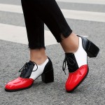 Botas de Salto Bloco Colorblock Femininas com Detalhes Entalhados, Cadarço e Bico Redondo - Sapatos Vintage Confortáveis para Vestir