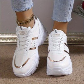 Tenis Casual Feminino com Aumento de Altura - Detalhes em Branco e Dourado, Cabedal Sintético, Solado PVC Amortecido, Confortável para Todas as Estações, Calçados Leves para Caminhadas e Trabalhos, Sapatos Elegantes, Duráveis e de Alta Qualidade, Ideal pa