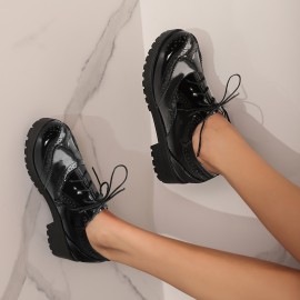 Botas Oxford de Salto Grosso com Cadarço e Bico Redondo - Preto e Branco Contrastante, Sola Sintética e de Borracha, Sapatos Casuais Confortáveis para Escritório, Casamentos, Uso Diário, Calçado Versátil, Brogue Clássico, Solas Resistentes, Profissionais 