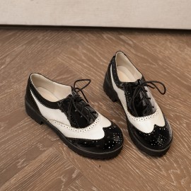 Botas Oxford de Salto Grosso com Cadarço e Bico Redondo - Preto e Branco Contrastante, Sola Sintética e de Borracha, Sapatos Casuais Confortáveis para Escritório, Casamentos, Uso Diário, Calçado Versátil, Brogue Clássico, Solas Resistentes, Profissionais 