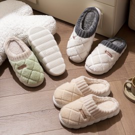 Chinelos de Pelúcia Aconchegantes para o Inverno para Casais - Sola Grossa, Sapatos Internos Quentes e Fofos com Design de Padrão de Diamante, Sola Antiderrapante, Perfeitos para Relaxamento em Casa, Disponíveis em Cinza e Creme, Calçado Interno de Invern