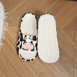 Chinelos Antiderrapantes com Estampa de Vaca Fofa - Sapatos Internos Macios em EVA para Homens e Mulheres, Design Slip-On, Conforto para Banheiro no Verão, Calçados Domésticos com Padrão de Vaca Cartoon