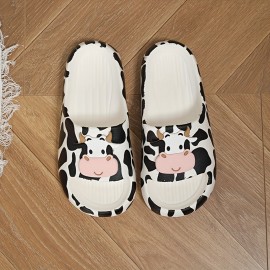 Chinelos Antiderrapantes com Estampa de Vaca Fofa - Sapatos Internos Macios em EVA para Homens e Mulheres, Design Slip-On, Conforto para Banheiro no Verão, Calçados Domésticos com Padrão de Vaca Cartoon