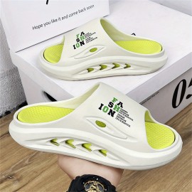 Chinelos Masculinos Antiderrapantes com Espuma de Memória Grossa - Sapatos de Casa Respiráveis e Secagem Rápida, Anti-Odor para Todas as Estações, EVA para Banheiro e Praia - Preto com Letras Brancas, Design Moderno e Confortável