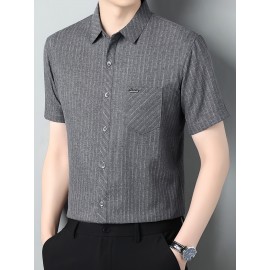 Camisa de manga curta para homem, ideal para o verão, com bolsos e conforto para a pele.