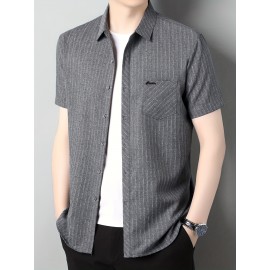Camisa de manga curta para homem, ideal para o verão, com bolsos e conforto para a pele.