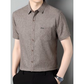 Camisa de manga curta para homem, ideal para o verão, com bolsos e conforto para a pele.