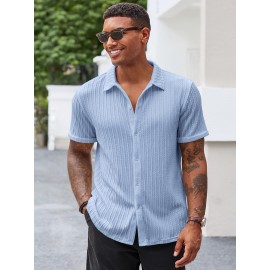 Camisas de homem com mangas curtas e botões casuais texturizados, ideais para a praia no verão.
