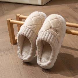 Chinelos de Pelúcia Aconchegantes para o Inverno para Casais - Sola Grossa, Sapatos Internos Quentes e Fofos com Design de Padrão de Diamante, Sola Antiderrapante, Perfeitos para Relaxamento em Casa, Disponíveis em Cinza e Creme, Calçado Interno de Invern