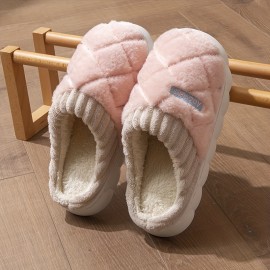 Chinelos de Pelúcia Aconchegantes para o Inverno para Casais - Sola Grossa, Sapatos Internos Quentes e Fofos com Design de Padrão de Diamante, Sola Antiderrapante, Perfeitos para Relaxamento em Casa, Disponíveis em Cinza e Creme, Calçado Interno de Invern