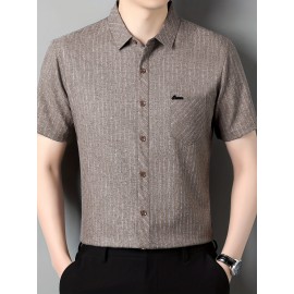 Camisa de manga curta para homem, ideal para o verão, com bolsos e conforto para a pele.
